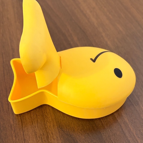 Goldfish Snack Container 1998 - Picture 4 of 4